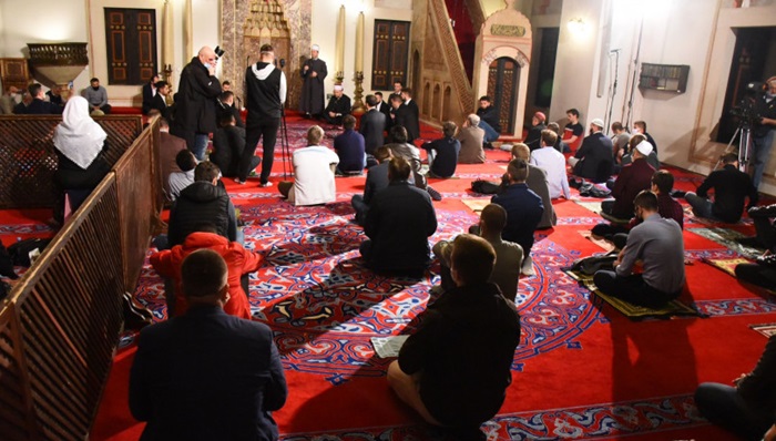 Vjernici u Begovoj džamiji obilježavaju najodabraniju noć u godini