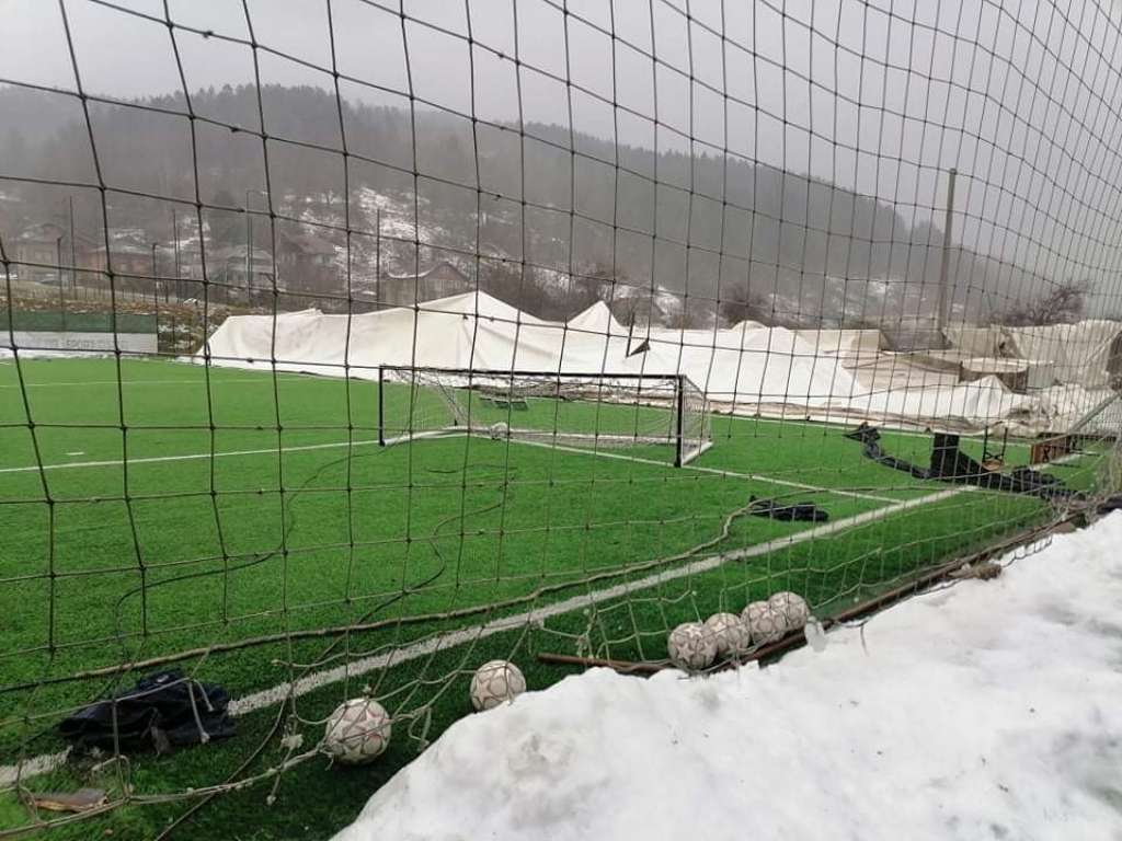 Vjetar uništio balon salu SFK-a Libero u Goraždu