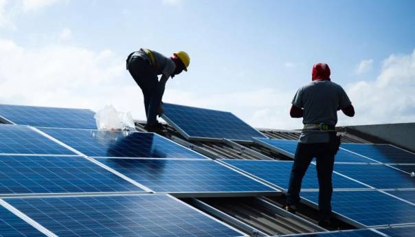 Vjetroelektrane i solarni paneli proizveli deset posto električne energije u 2021.