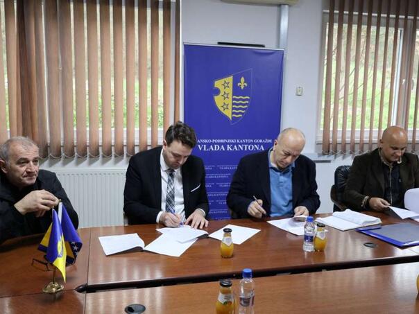 Vlada BPK finansira sanaciju puta prema "Memorijalnoj šumi 8.372" na Posestri