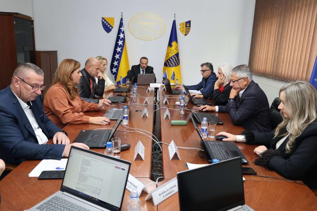 Vlada BPK: Unapređenje uslova za učenike, podrška projektima, poljoprivredi i turizmu