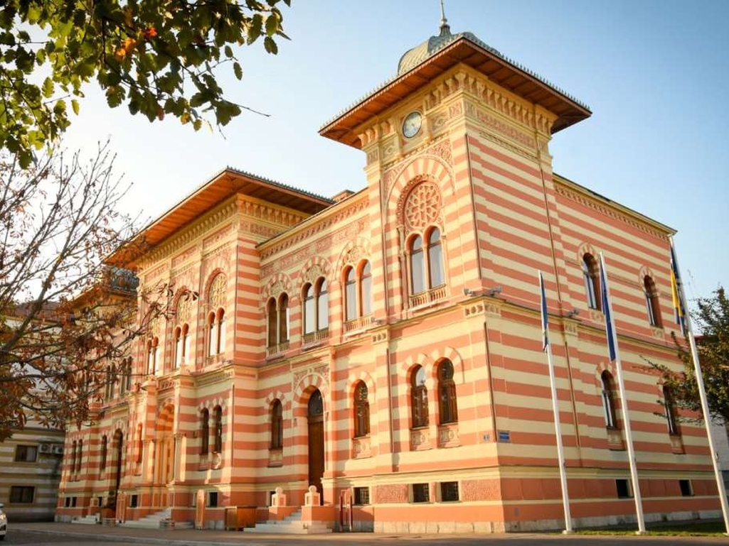 Vlada Distrikta oštro osudila paljenje automobila u Brčkom