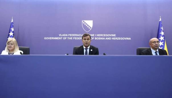 Vlada FBiH: 75 miliona KM kliničkim centrima i bolnicama