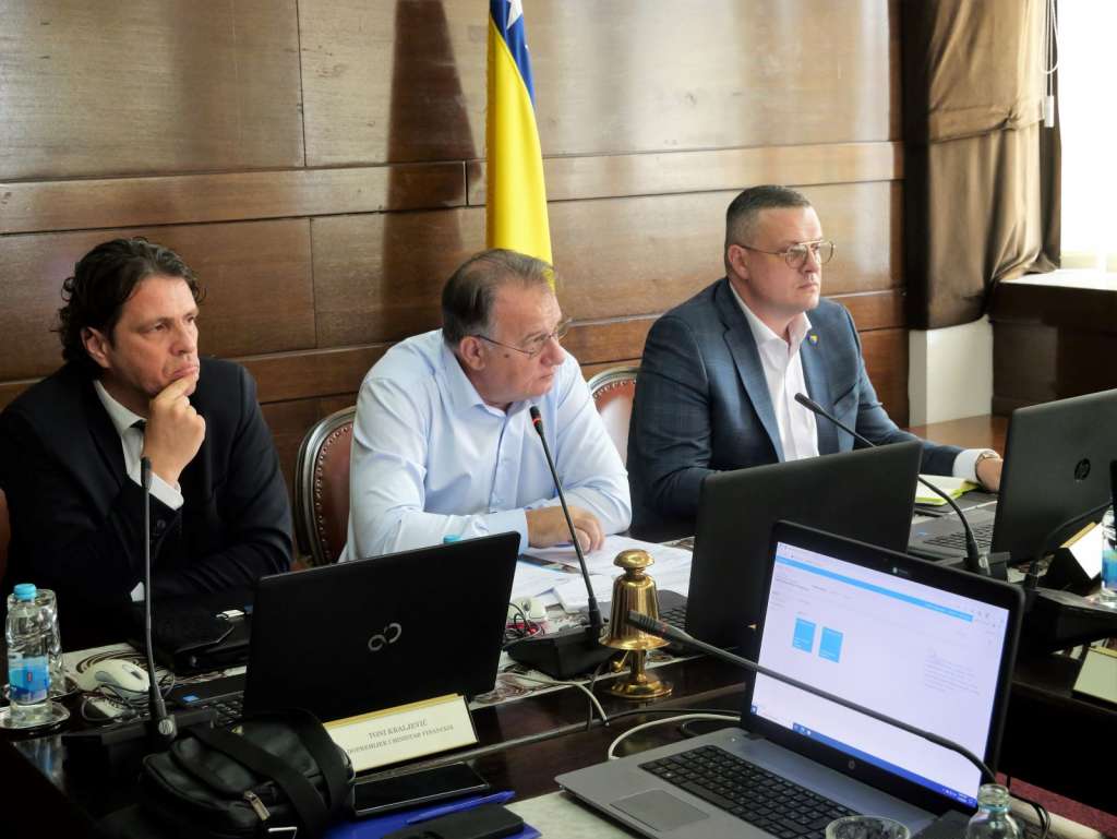 Vlada FBiH će u najkraćem roku uputiti u parlamentarnu proceduru set fiskalnih zakona