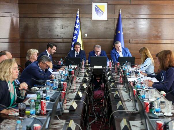 Vlada FBiH: Donesena Uredba o jednokratnoj novčanoj pomoći od 200 KM