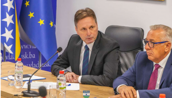 Hrnjić: Vlada FBiH je uključena u sve što se dešava u Unsko-sanskom kantonu