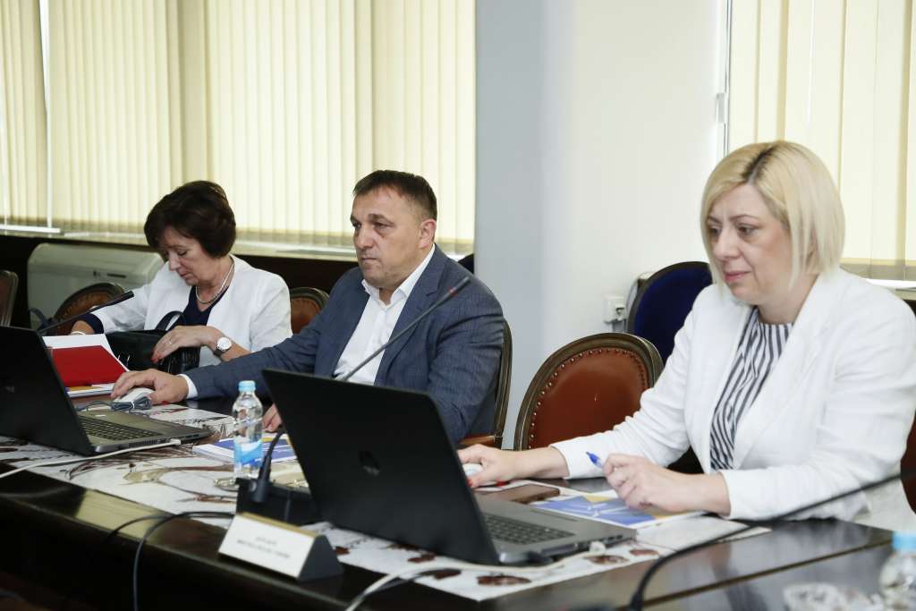 Vlada FBiH: Kadrovska rješenja, odluke, izvještaji i zaključci