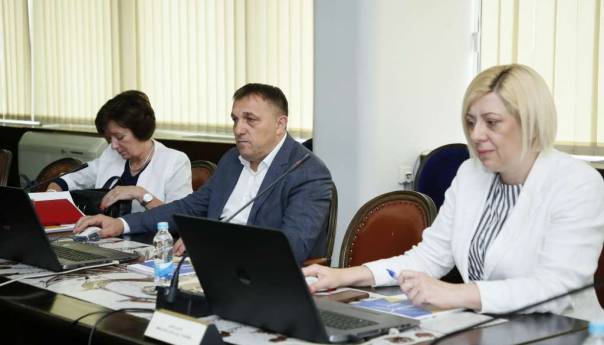 Vlada FBiH: Kadrovska rješenja, odluke, izvještaji i zaključci