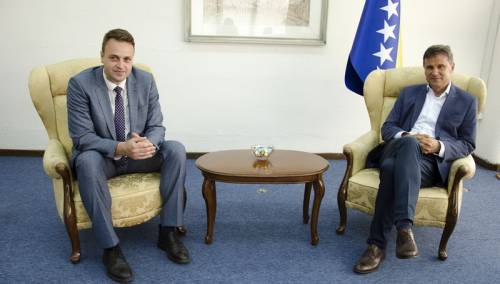 Vlada FBiH nastavlja pomagati niže nivoe vlasti