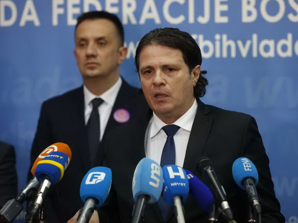 Vlada FBiH omogućava poslodavcima da radnicima isplate pomoć do 2.520 KM