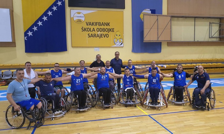 Vlada FBiH podržala pripreme muške košarkaške reprezentacije BiH u kolicima