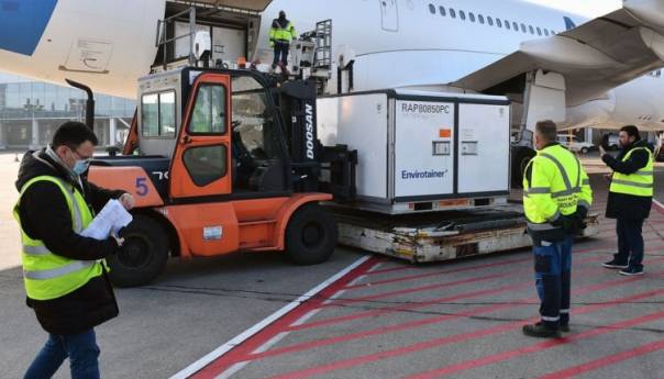 Vlada FBiH: Sutra stiže 500 hiljada doza Sinopharma