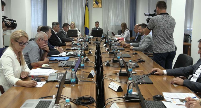 Vlada FBiH uplatila novac kantonima, KS još nije potpisao ugovor