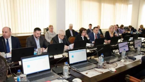 Vlada FBiH usvojila informaciju o poduzetim aktivnostima u vezi s koronavirusom
