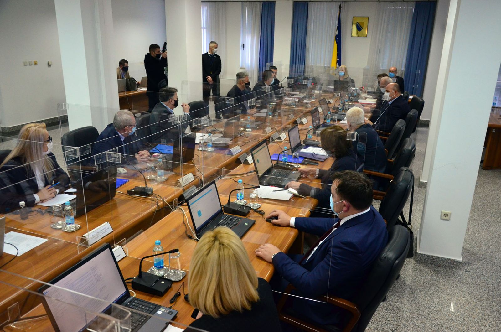 Vlada FBiH usvojila naredbe i preporuke kriznog štaba