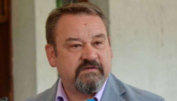 Vlada FBiH vodi socijalni dijalog s ovlaštenim predstavnicima Sindikata i poslodavcima, a ne s nelegalnim Šatorovićem