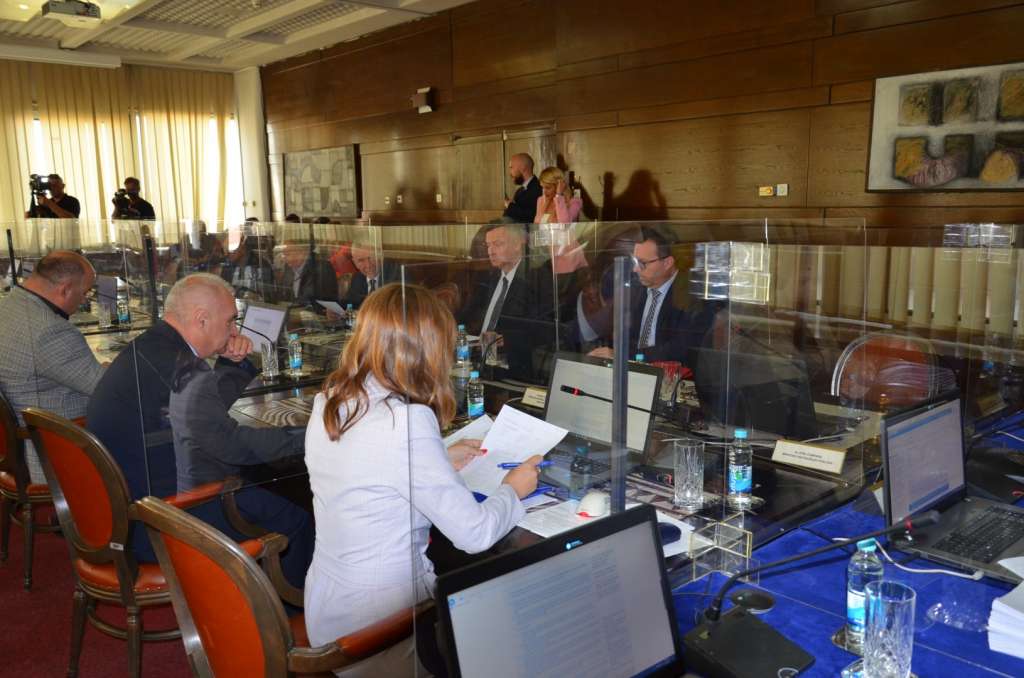 Vlada FBiH: Za saniranje šteta od zemljotresa 700.000 KM