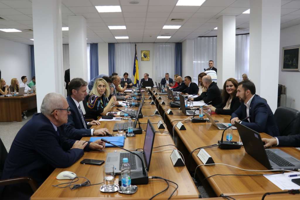 Vlada FBiH zasjeda danas u Mostaru