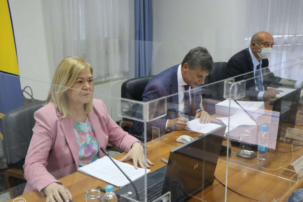 Vlada Federacije BiH danas zasjeda u Sarajevu