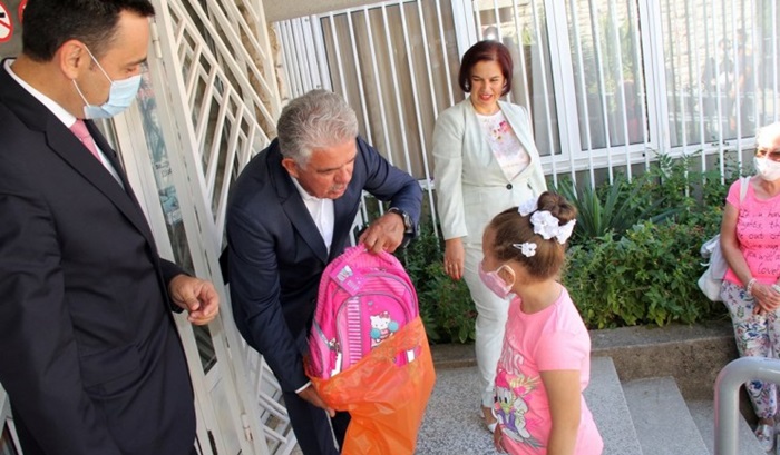 Vlada HNK-a dodijelila hiljadu školskih torbi i pribora