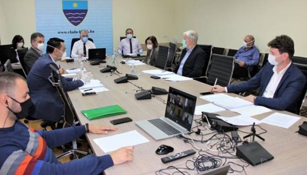 Vlada HNK-a osigurala 100.000 KM za nabavu zaštitnih sredstava školama