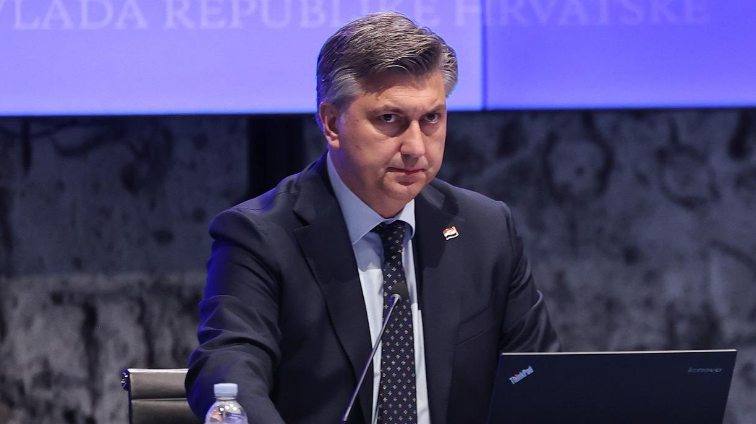 Vlada Hrvatske donijela odluku: Povećava se novčana kazna za skandiranje ustaškog pozdrava