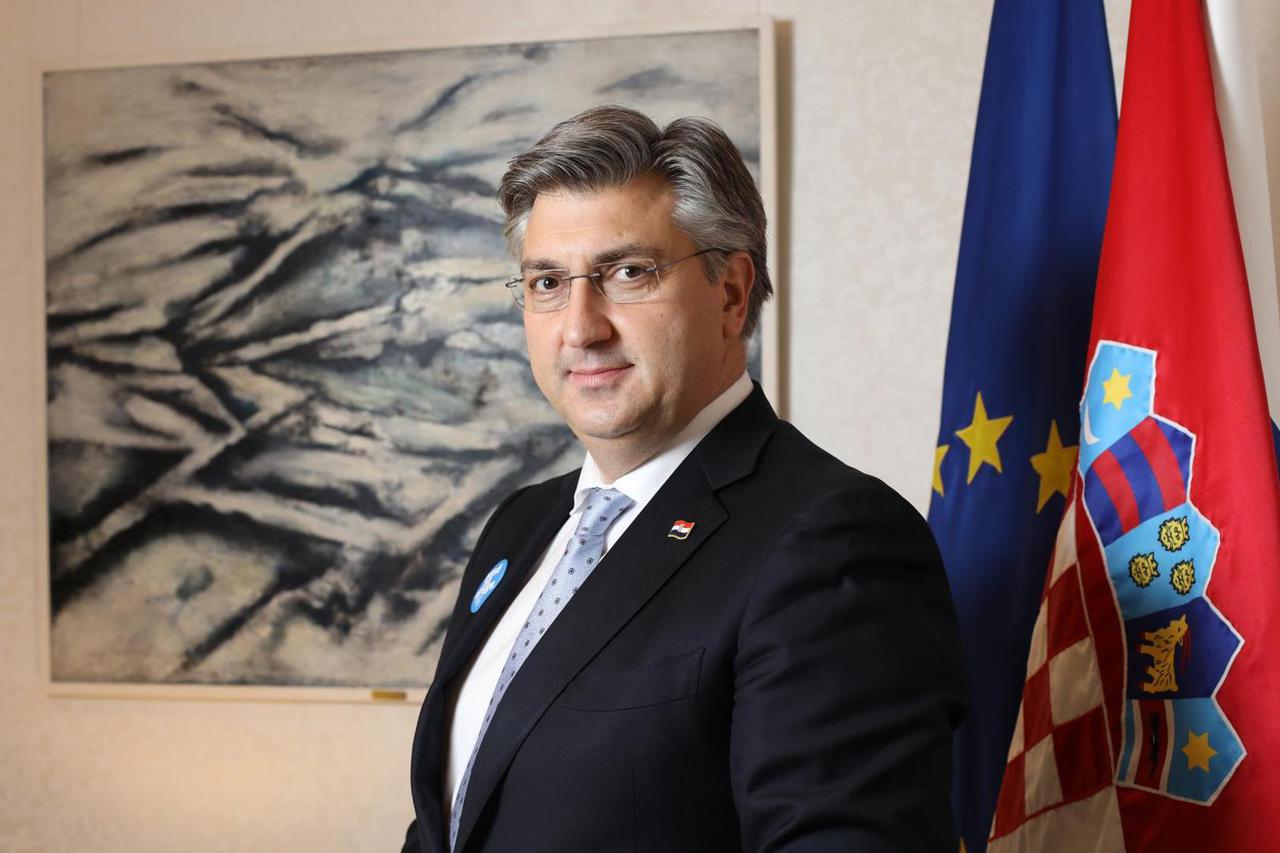 Vlada Hrvatske o potezu Plenkovića: Nema kontakta s Komšićem