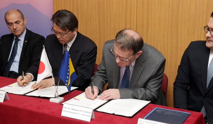 Vlada Japana donirala sredstva za opremanje Kabineta nastave japanskog jezika 