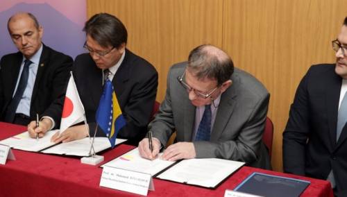 Vlada Japana donirala sredstva za opremanje Kabineta nastave japanskog jezika