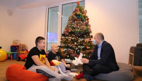 Vlada KS i Ministarstvo zdravstva podržali rad Roditeljske kuće