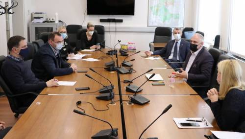 Vlada KS ne poštuje učenike, roditelje i nastavnike