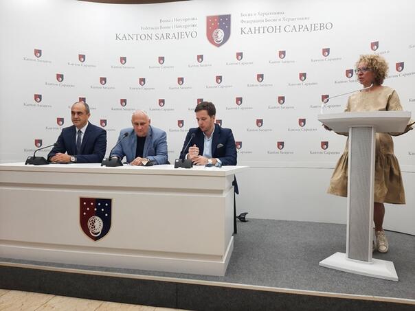 Vlada KS: Nema povećanja plata u zdravstvu