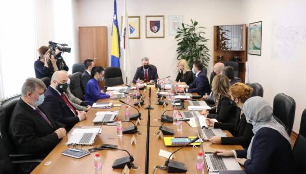 Vlada KS se kod komercijalnih banka zadužila za 53 miliona KM