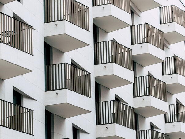 Vlada KS usvojila izmjene zakona: Olakšice za mlade koji kupuju prvu nekretninu