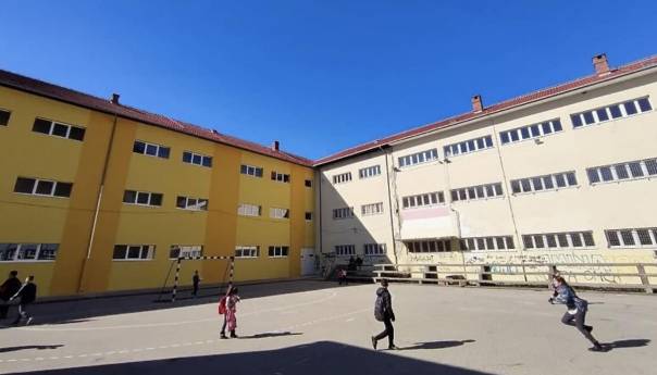 Vlada RH finansira obnovu fasade i dijela škole za Bošnjake u Stocu