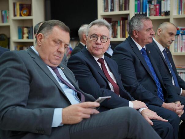 Vlada RS i Rusi o BiH kao o Ukrajini: Zapad urušava mir