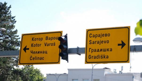 Vlada RS predlaže kazne od hiljade eura za 'zaštitu' ćirilice