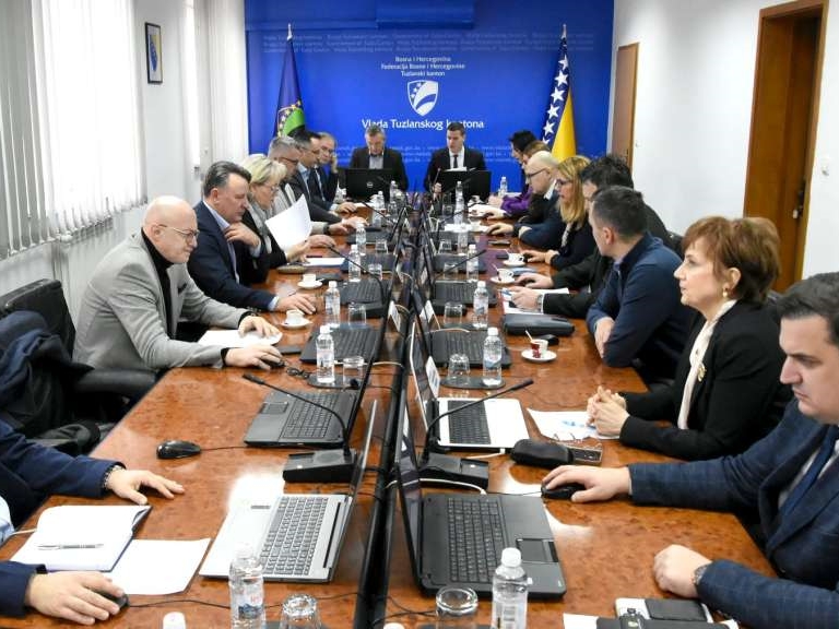 Vlada TK podržala razvojni plan Aerodroma Tuzla