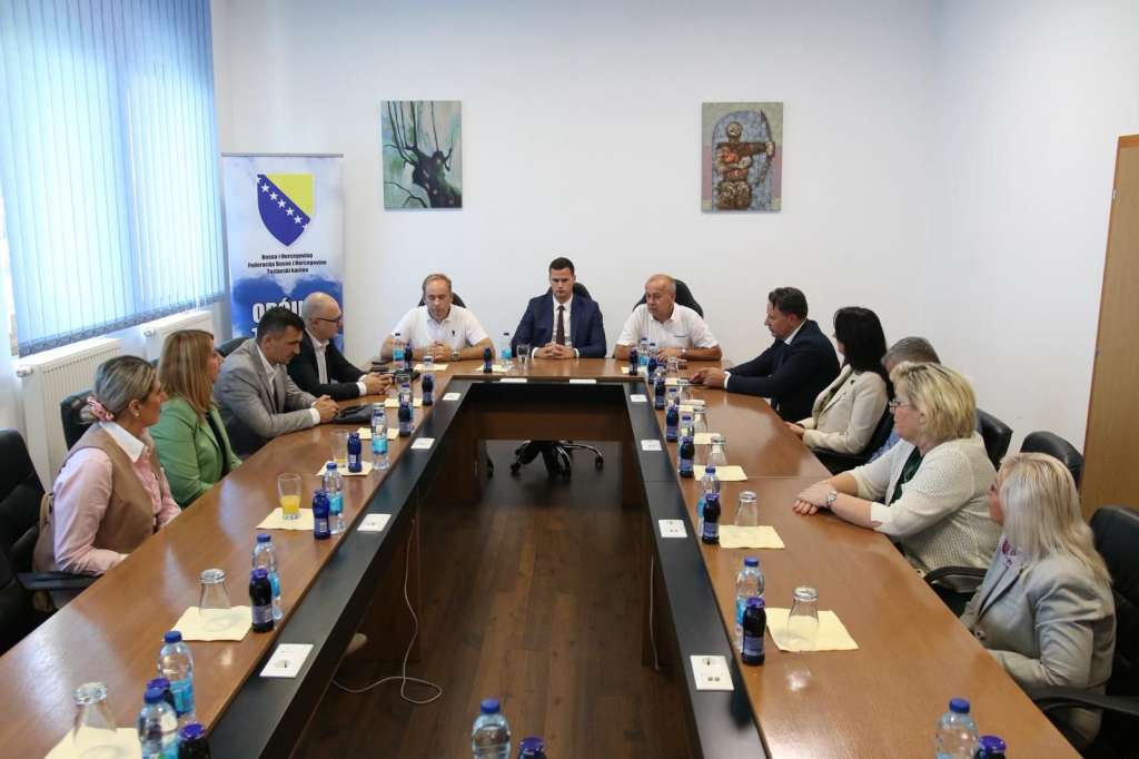 Vlada TK posjetila u Teočaku projekte koji poboljšavaju kvalitet života