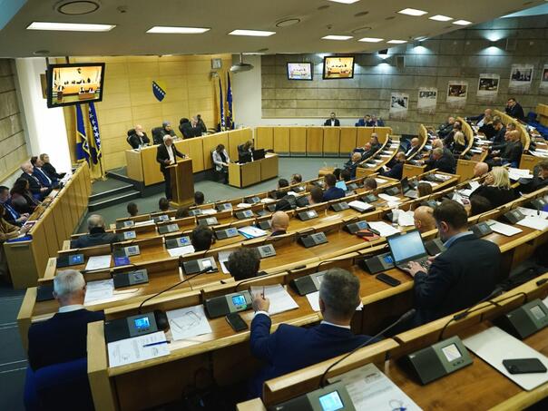 Vlada treći put traži odgodu sjednice Parlamenta FBIH