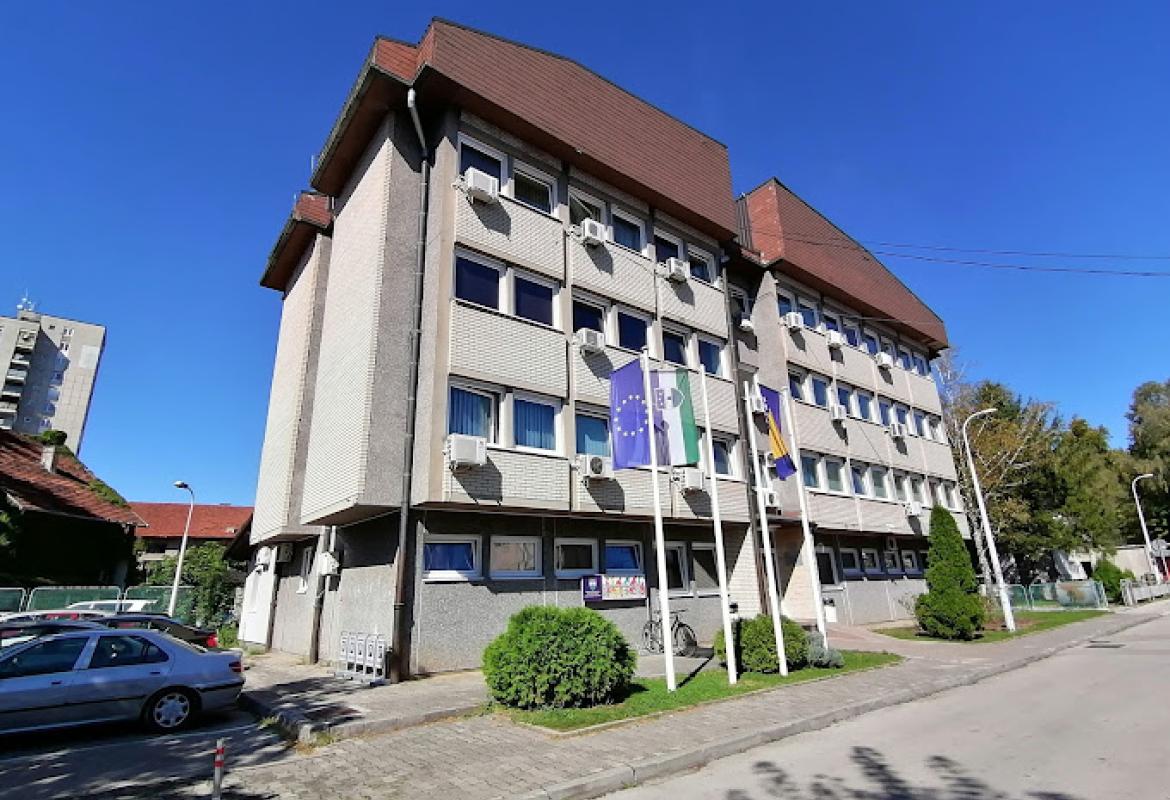 Vlada USK budžetskim korisnicima isplaćuje 1.000 KM danas ili sutra