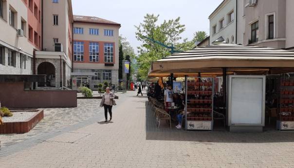 Vlada USK će isplaćivati naknadu za treće i svako naredno rođeno dijete