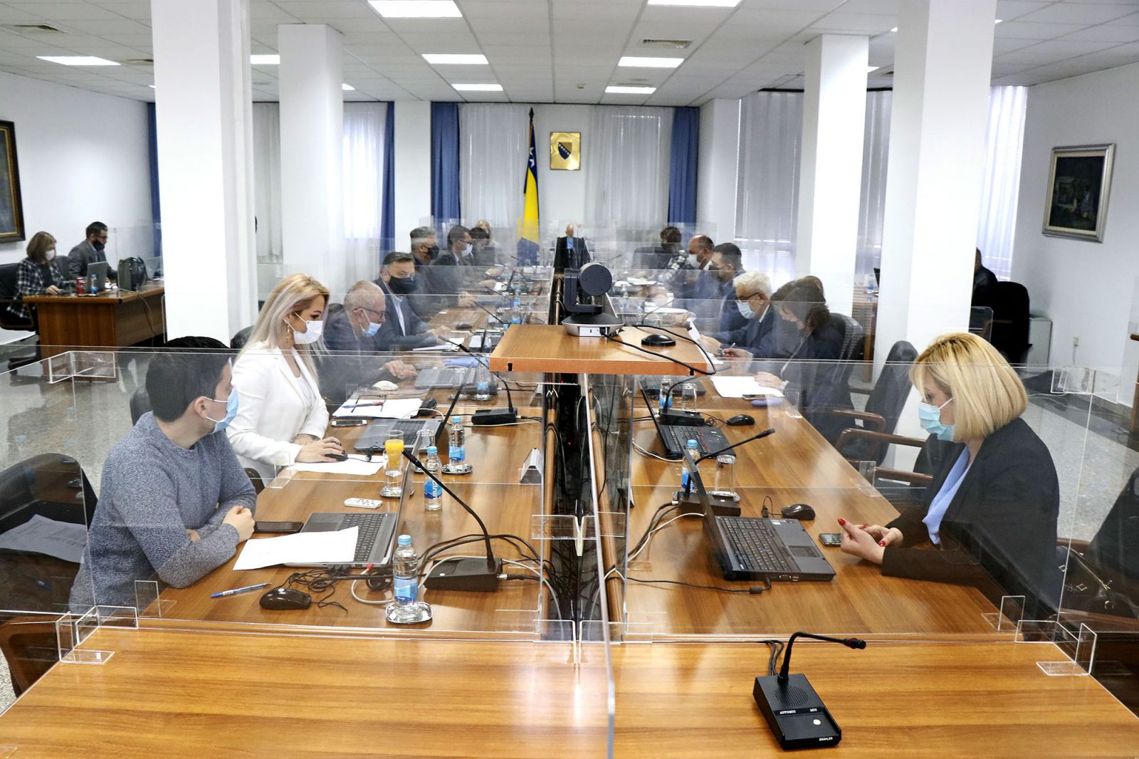 Vlada usvojila naredbe i preporuke Kriznog štaba FBiH