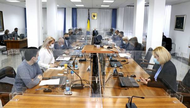 Vlada usvojila naredbe i preporuke Kriznog štaba FBiH