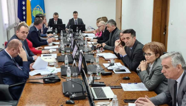 Vlada utvrdila amandmane na prijedlog Izmjena i dopuna budžeta TK-a