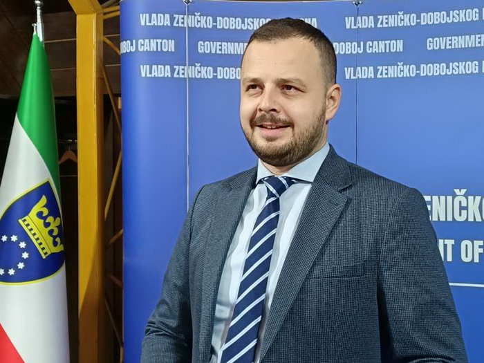 Vlada ZDK finansira smještaj 10 zeničkih porodica iseljenih iz stanova zbog eksplozije plina