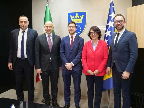 Vlada ZDK i Britanska ambasada: Razgovori o investicijama i borbi protiv korupcije