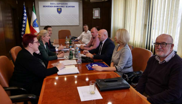 Vlada ZDK i sindikati započeli konsultacije o utvrđivanju osnovice i platnog boda