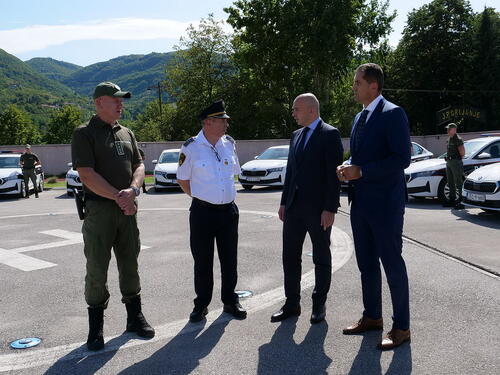 Vlada ZDK uručila nova vozila Upravi policije MUP-a