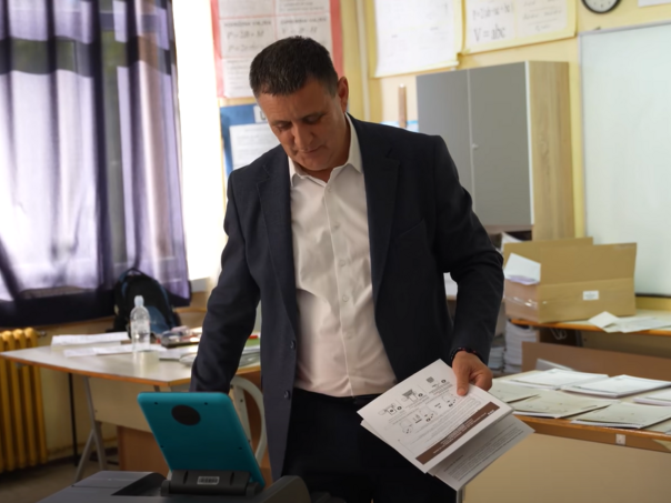 Vlado Đajić poručio da su pokradeni, otkazao koncert Breskvice
